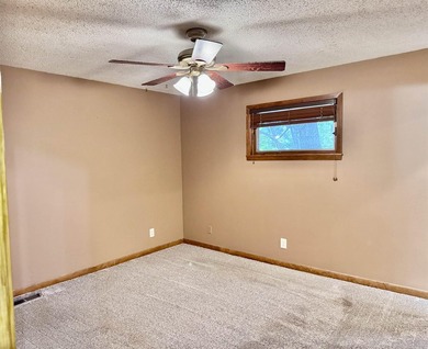 Wonderful 4BR/2BA home in a great neighborhood with a partial - photo 40
