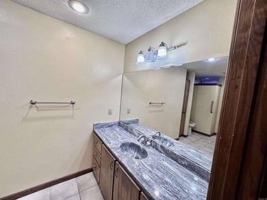 Wonderful 4BR/2BA home in a great neighborhood with a partial - photo 42