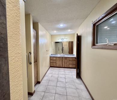 Wonderful 4BR/2BA home in a great neighborhood with a partial - photo 45