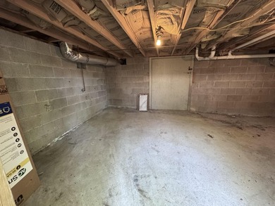 Wonderful 4BR/2BA home in a great neighborhood with a partial - photo 49