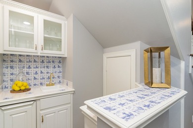 This custom 5 bedroom, 4 full and 2 half bath well maintained - photo 11
