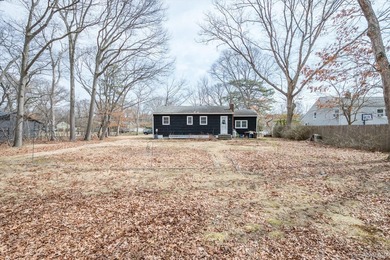 Opportunity knocks in Bellport just outside the Village! This - photo 18