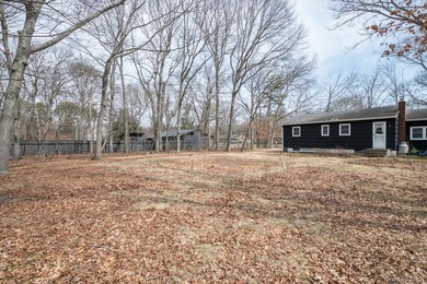 Opportunity knocks in Bellport just outside the Village! This - photo 19