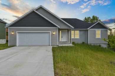 Table Rock Lake Home For Sale in Hollister Missouri