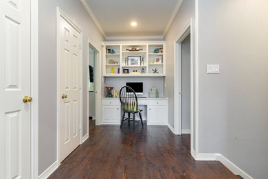 This custom 5 bedroom, 4 full and 2 half bath well maintained - photo 21