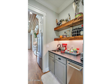 The owners will sell 10 to 23 acre lakefront homesite tracts, if - photo 44