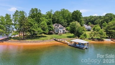 Extraordinary lakefront properties begin with extraordinary - photo 2
