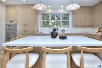 Located on a quiet cul de sac only one mile from Metro North - photo 14