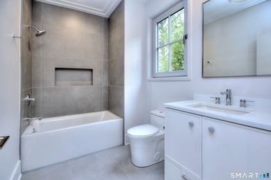 Located on a quiet cul de sac only one mile from Metro North - photo 21