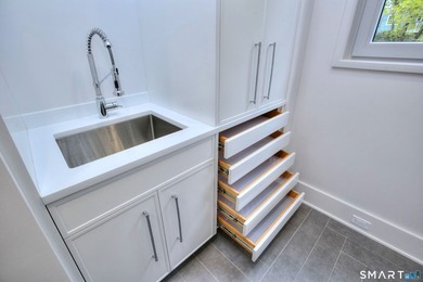 Located on a quiet cul de sac only one mile from Metro North - photo 25