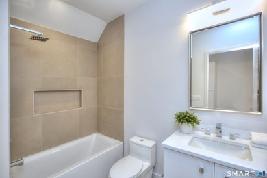 Located on a quiet cul de sac only one mile from Metro North - photo 31