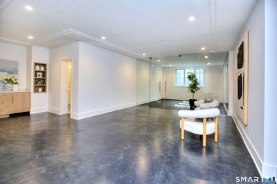 Located on a quiet cul de sac only one mile from Metro North - photo 32