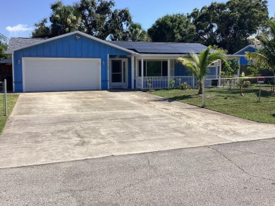 (private lake, pond, creek) Home For Sale in Fort Pierce Florida