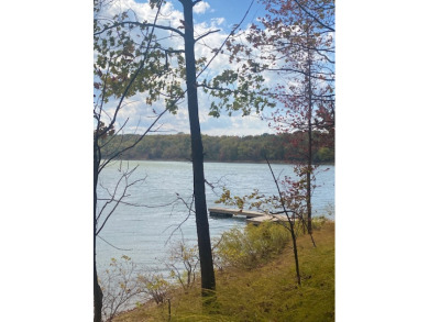 BEAUTIFUL, Waterfront, Private 5.5 +/- acres - photo 4