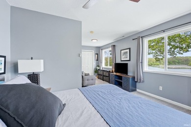 Enjoy stunning lake views from this beautifully updated Sylvan - photo 17