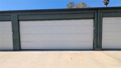 Spacious 3 bedroom ground level condo in central Ventura - photo 18
