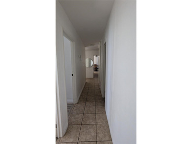 Spacious 3 bedroom ground level condo in central Ventura - photo 20