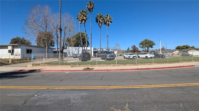 Spacious 3 bedroom ground level condo in central Ventura - photo 26