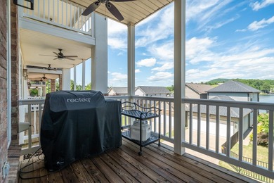 Welcome to lake living at its finest in the gated waterfront - photo 45