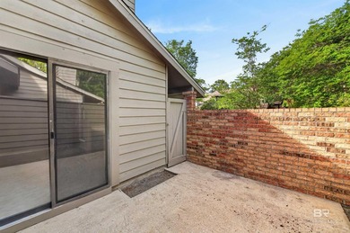 Lakewood Townhomes is a great complex located within walking - photo 7