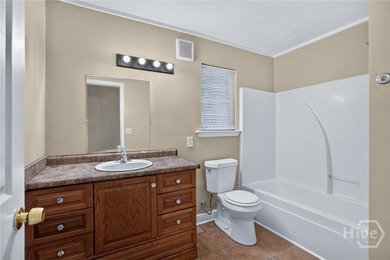 Looking to add a cash-flowing property to your portfolio? This - photo 15