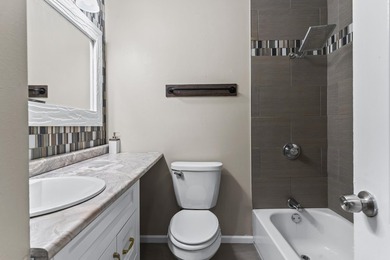 Welcome to this beautifully remodeled Milwaukee ranch! Mature - photo 17