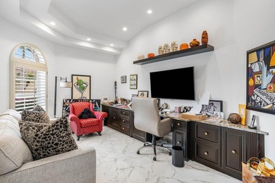 Stunning remodeled 3 BD plus office, 2.5 BA residence in - photo 18
