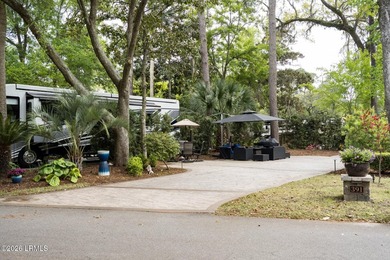 Exceptional opportunity to own a beautifully upgraded - photo 1