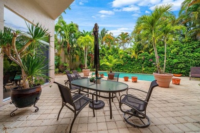 Stunning remodeled 3 BD plus office, 2.5 BA residence in - photo 24
