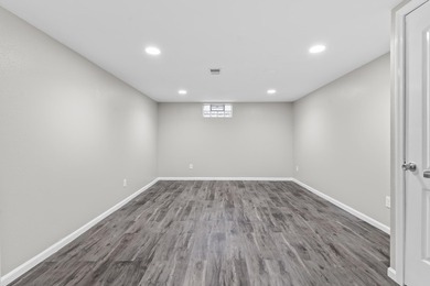 Welcome to this beautifully remodeled Milwaukee ranch! Mature - photo 26