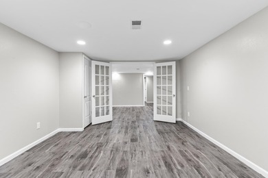 Welcome to this beautifully remodeled Milwaukee ranch! Mature - photo 27