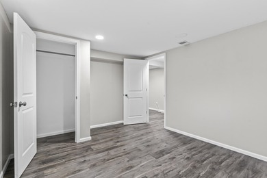 Welcome to this beautifully remodeled Milwaukee ranch! Mature - photo 31