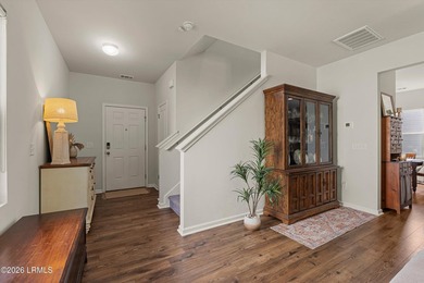 Welcome to sought-after Shadow Moss, where comfort, convenience - photo 4