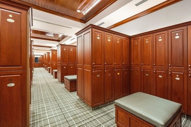 Stunning remodeled 3 BD plus office, 2.5 BA residence in - photo 38