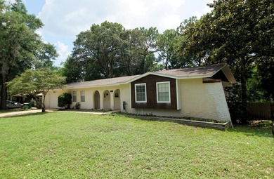 This fantastic Niceville property is now available, conveniently - photo 3
