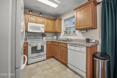 Welcome to 115 Bella Way in the centrally located Azalea Square - photo 10