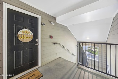 1 bedroom 1 bath 3rd floor Condo with a small storage unit. You - photo 5