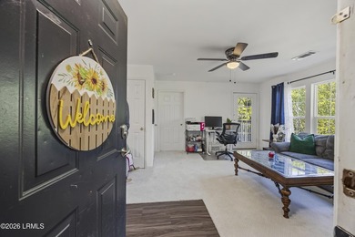 1 bedroom 1 bath 3rd floor Condo with a small storage unit. You - photo 6