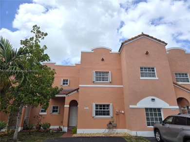 Lake Townhome/Townhouse For Sale in Miami, Florida