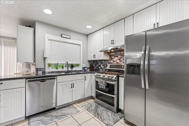 Seller is motivated to find this gorgeous home a new owner, come - photo 10