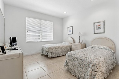This Southern Exposure 3-bedroom, 2.5-bathroom residence on an - photo 14