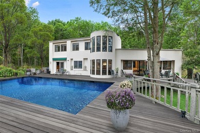 Peace and serenity greet you at this spacious 4 bedroom, 3.5 - photo 1