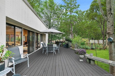 Peace and serenity greet you at this spacious 4 bedroom, 3.5 - photo 2