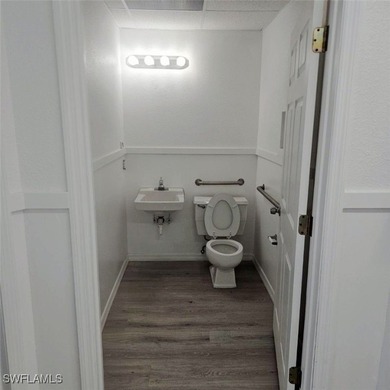 Buyer user opportunity to invest. Use 2000sf for your business - photo 24