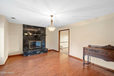 A perfect blend of waterfront serenity and everyday comfort - photo 5