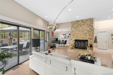 Peace and serenity greet you at this spacious 4 bedroom, 3.5 - photo 6