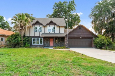A perfect blend of waterfront serenity and everyday comfort - photo 8