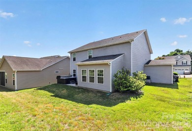 Welcome home to this beautifully designed 3-bedroom, 2.5-bath - photo 35