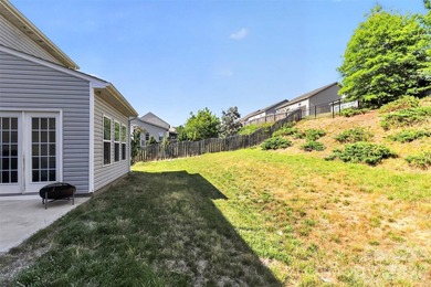 Welcome home to this beautifully designed 3-bedroom, 2.5-bath - photo 38