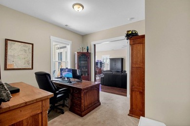 Welcome to this beautifully maintained 4 bedroom, 3.5 bath home - photo 9